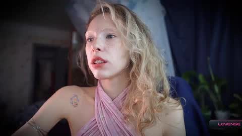 Snapshot of radiant_ada chatting on November 24, 2025, 9:20 am ada online show from November 24, 2025, 9:20 am