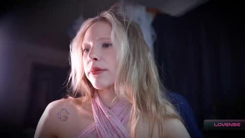 Snapshot of radiant_ada chatting on November 27, 2025, 9:33 am ada online show from November 27, 2025, 9:33 am