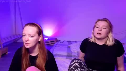 Snapshot of radiantsxtwo chatting on September 14, 2025, 2:11 am RadiantsXtwo online show from September 14, 2025, 2:11 am