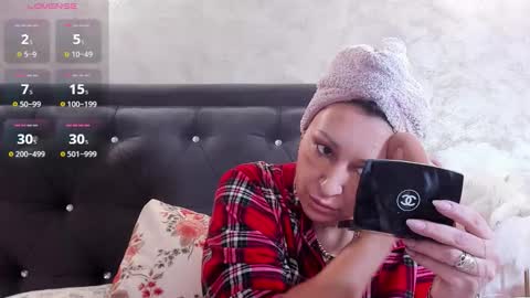 raelledarkstar online show from February 9, 2026, 11:47 am