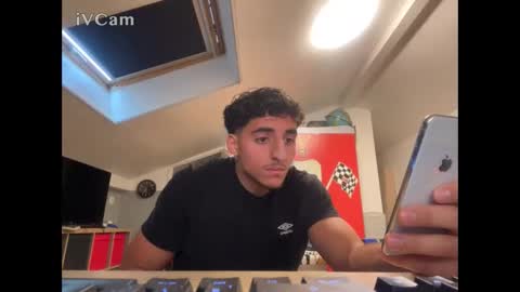 raes online show from December 2, 2025, 9:47 am