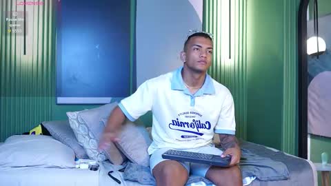 Snapshot of rafa_cruz chatting on November 18, 2025, 12:42 pm rafa_cruz online show from November 18, 2025, 12:42 pm