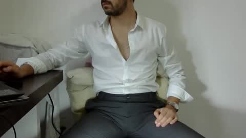 Snapshot of rafaelssk chatting on December 8, 2024, 10:08 am elenacam online show from December 8, 2024, 10:08 am