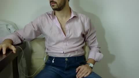 Snapshot of rafaelssk chatting on December 14, 2024, 9:40 am elenacam online show from December 14, 2024, 9:40 am