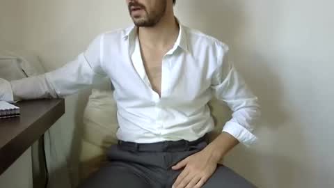 Snapshot of rafaelssk chatting on December 14, 2024, 4:31 pm elenacam online show from December 14, 2024, 4:31 pm