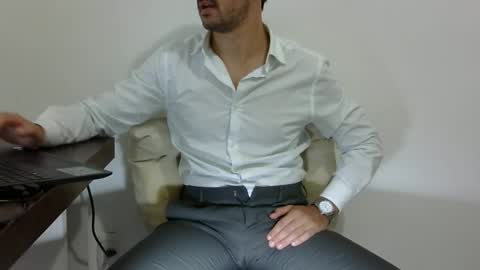 Snapshot of rafaelssk chatting on March 11, 2025, 11:04 pm elenacam online show from March 11, 2025, 11:04 pm