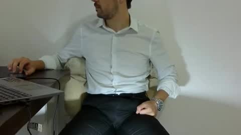 Snapshot of rafaelssk chatting on January 7, 2026, 9:23 am elenacam online show from January 7, 2026, 9:23 am