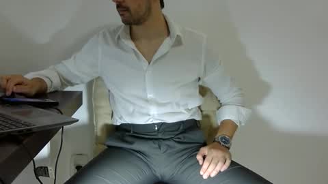 Snapshot of rafaelssk chatting on January 16, 2026, 9:24 am elenacam online show from January 16, 2026, 9:24 am