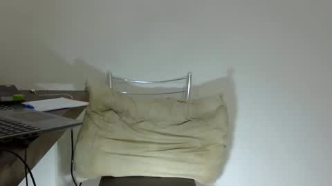 Snapshot of rafaelssk chatting on January 17, 2026, 1:05 pm elenacam online show from January 17, 2026, 1:05 pm