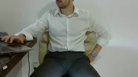 Snapshot of rafaelssk chatting on February 20, 2026, 9:21 am elenacam online show from February 20, 2026, 9:21 am