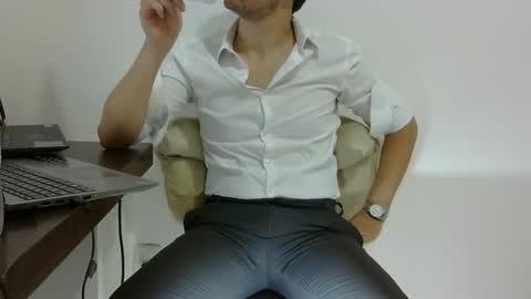 Snapshot of rafaelssk chatting on February 24, 2026, 9:18 am elenacam online show from February 24, 2026, 9:18 am