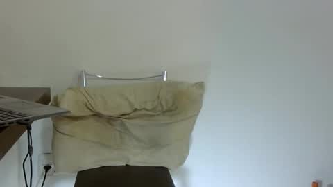 Snapshot of rafaelssk chatting on February 27, 2026, 9:37 pm elenacam online show from February 27, 2026, 9:37 pm