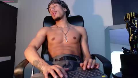 Snapshot of rafaelstone chatting on December 19, 2025, 5:03 am IG online show from December 19, 2025, 5:03 am