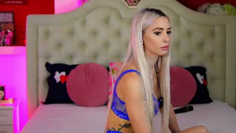 Snapshot of ragazzabellaa chatting on June 17, 2026, 5:10 am Monica online show from June 17, 2026, 5:10 am