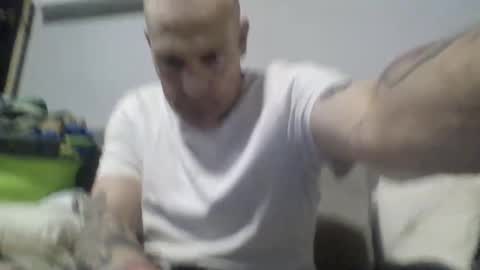 Snapshot of ragingzef69 chatting on April 5, 2026, 7:33 pm Bigthickdickinvic online show from April 5, 2026, 7:33 pm