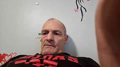 Snapshot of ragingzef69 chatting on April 16, 2026, 10:45 pm Bigthickdickinvic online show from April 16, 2026, 10:45 pm