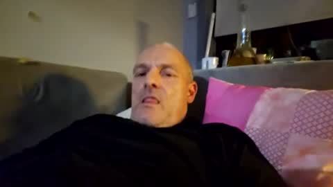 Snapshot of ragingzef69 chatting on April 18, 2026, 5:17 pm Bigthickdickinvic online show from April 18, 2026, 5:17 pm