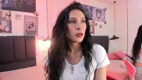 Raia online show from May 15, 2026, 3:35 am