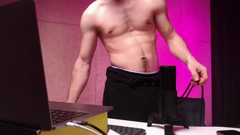 Snapshot of rainbow_farmer_james chatting on December 6, 2024, 8:29 pm Rainbow James online show from December 6, 2024, 8:29 pm