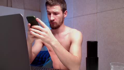 Snapshot of rainbow_farmer_james chatting on March 8, 2025, 9:08 pm Rainbow James online show from March 8, 2025, 9:08 pm