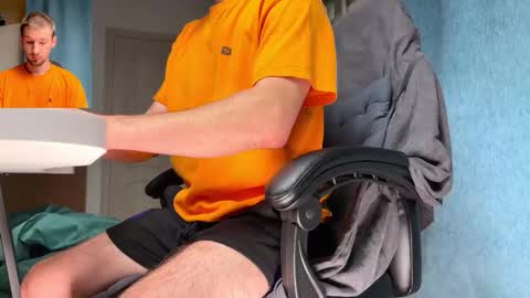 Snapshot of rainbow_farmer_james chatting on September 19, 2025, 12:06 pm Rainbow James online show from September 19, 2025, 12:06 pm