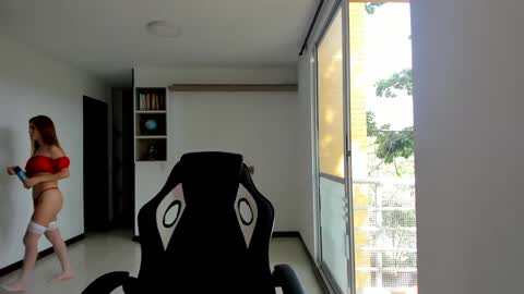 Snapshot of rainbow_jenny chatting on February 5, 2025, 8:35 pm Jennyindependent model . online show from February 5, 2025, 8:35 pm