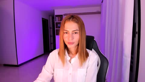 Snapshot of rainbow_jenny chatting on March 7, 2025, 11:49 pm Jennyindependent model . online show from March 7, 2025, 11:49 pm