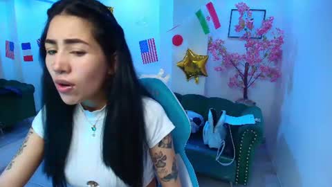 Snapshot of rainy_doll chatting on June 24, 2026, 6:40 pm Rainy online show from June 24, 2026, 6:40 pm