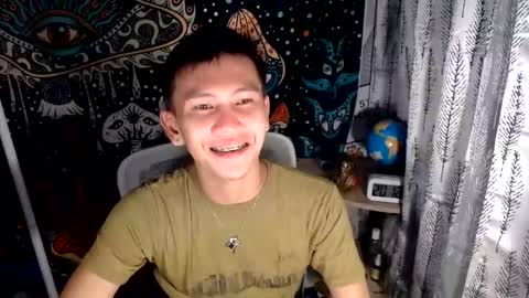 ralfhuge24 online show from May 17, 2026, 12:12 pm