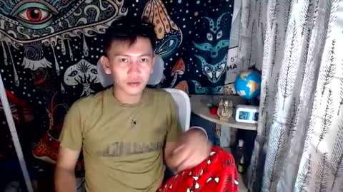 ralfhuge24 online show from May 18, 2026, 12:55 pm