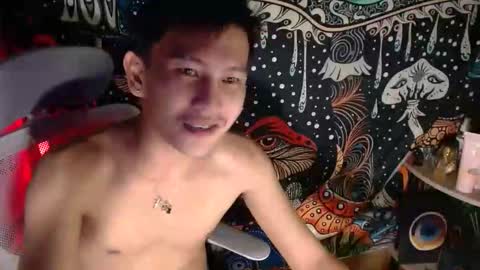 ralfhuge24 online show from May 28, 2026, 4:15 pm