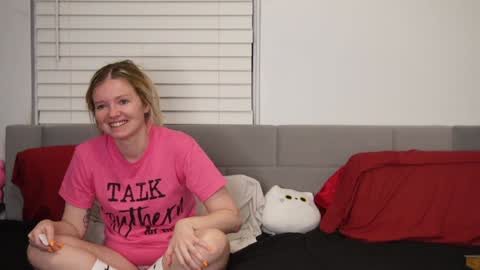 Snapshot of ramichick chatting on January 14, 2025, 1:36 am Rami online show from January 14, 2025, 1:36 am