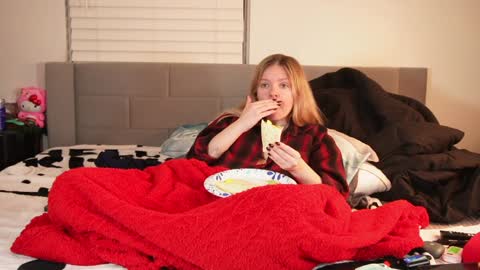 Snapshot of ramichick chatting on February 4, 2025, 4:37 am Rami online show from February 4, 2025, 4:37 am