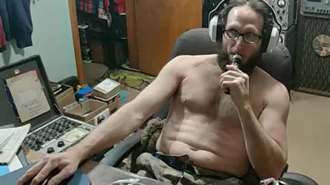 Snapshot of randalltotazz chatting on December 19, 2025, 11:45 pm Randall online show from December 19, 2025, 11:45 pm