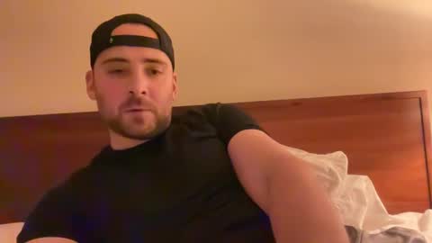 Snapshot of randomdude5950 chatting on March 7, 2025, 2:46 am randomdude5950 online show from March 7, 2025, 2:46 am