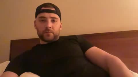 Snapshot of randomdude5950 chatting on February 4, 2026, 3:12 am randomdude5950 online show from February 4, 2026, 3:12 am