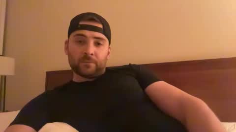 Snapshot of randomdude5950 chatting on February 25, 2026, 3:27 am randomdude5950 online show from February 25, 2026, 3:27 am