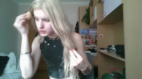 Snapshot of ranya_may chatting on March 6, 2026, 10:34 am Ranya online show from March 6, 2026, 10:34 am