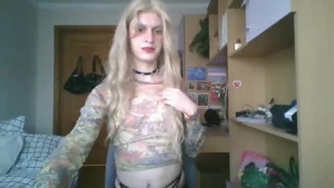 Snapshot of ranya_may chatting on March 9, 2026, 3:38 pm Ranya online show from March 9, 2026, 3:38 pm