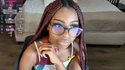 Raquel online show from February 4, 2025, 2:43 pm