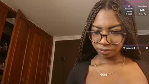 Raquel online show from October 26, 2025, 11:38 am