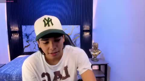 Snapshot of rauw21 chatting on July 11, 2026, 7:38 pm rauw21 online show from July 11, 2026, 7:38 pm