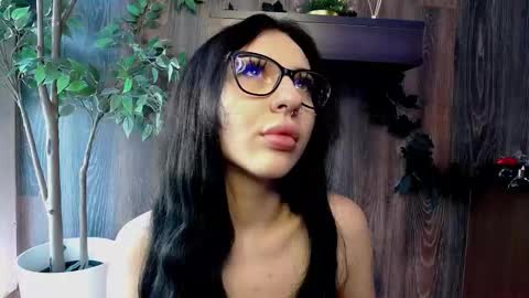Snapshot of raven_foxxy chatting on February 19, 2026, 6:42 am Raven Foxxy online show from February 19, 2026, 6:42 am