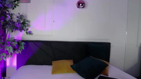 Raven Foxxy online show from March 17, 2026, 7:12 am