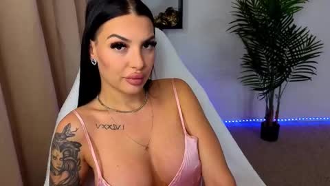 raven_inkk online show from December 1, 2025, 10:31 am