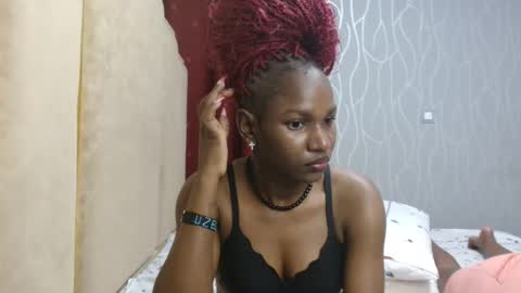 Snapshot of raven_luxe chatting on April 22, 2026, 9:27 pm Raven online show from April 22, 2026, 9:27 pm
