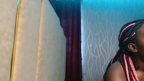 Snapshot of raven_luxe chatting on May 3, 2026, 2:01 pm Raven online show from May 3, 2026, 2:01 pm