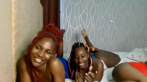 Snapshot of raven_luxe chatting on May 5, 2026, 4:20 am Raven online show from May 5, 2026, 4:20 am