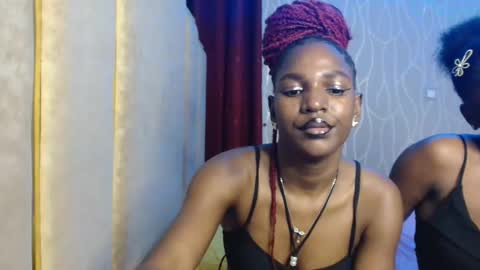 Snapshot of raven_luxe chatting on May 14, 2026, 8:37 pm Raven online show from May 14, 2026, 8:37 pm