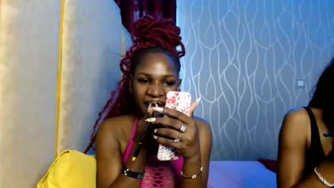 Snapshot of raven_luxe chatting on May 28, 2026, 10:12 am Raven online show from May 28, 2026, 10:12 am